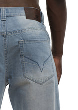 Load image into Gallery viewer, Relaxed Fit Jeans - Light Blue Back Pocket
