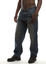 Load image into Gallery viewer, Relaxed Fit Jeans - Vintage Side
