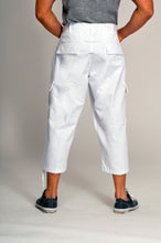 Load image into Gallery viewer, Capris - White Back
