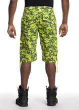 Load image into Gallery viewer, Men&#39;s Camo Shorts

