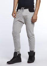 Load image into Gallery viewer, Men&#39;s Jogger with Contrast Waistband and Pocket

